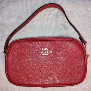 Coach NWOT Pebbled Leather Jamie Wristlet  "1941 Red" style #C9932 aprox: 7x4x2